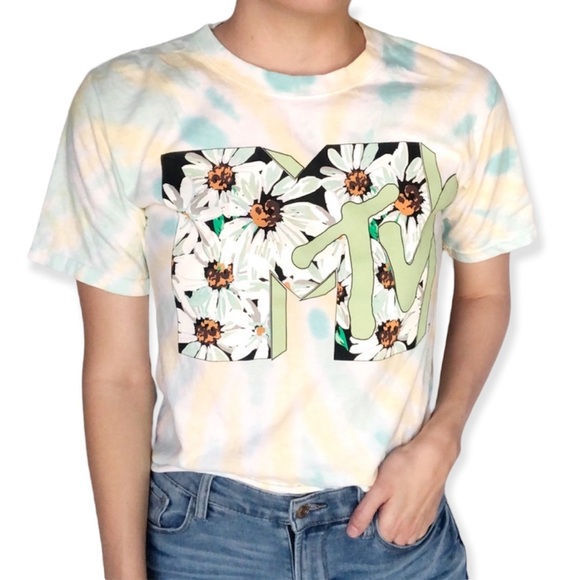 MTV Tops - MTV NWOT Graphic Tee